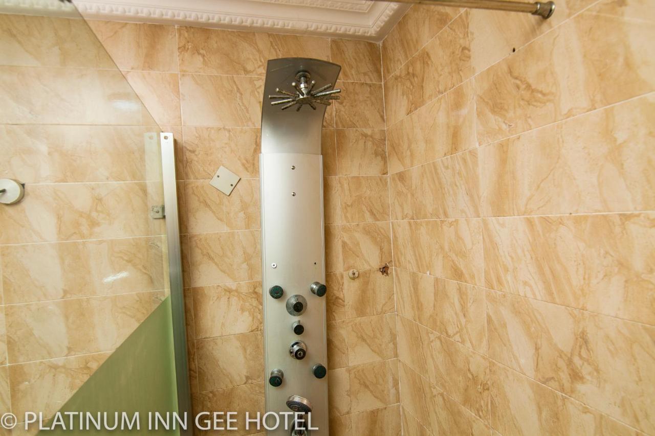 โรงแรมแพลตินัม อินน์ กี Suru Lere ภายนอก รูปภาพ